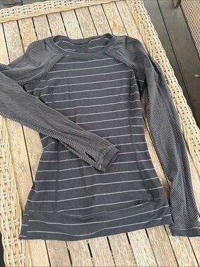 lululemon athletica Black and Gray Striped multimedia  Long-Sleeve Tee
